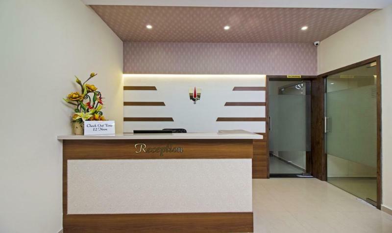 Ocean Suites Hotel Мумбай Екстериор снимка