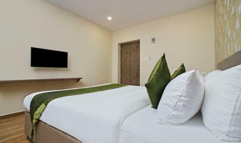 Ocean Suites Hotel Мумбай Екстериор снимка