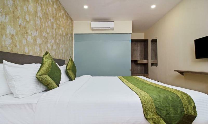 Ocean Suites Hotel Мумбай Екстериор снимка
