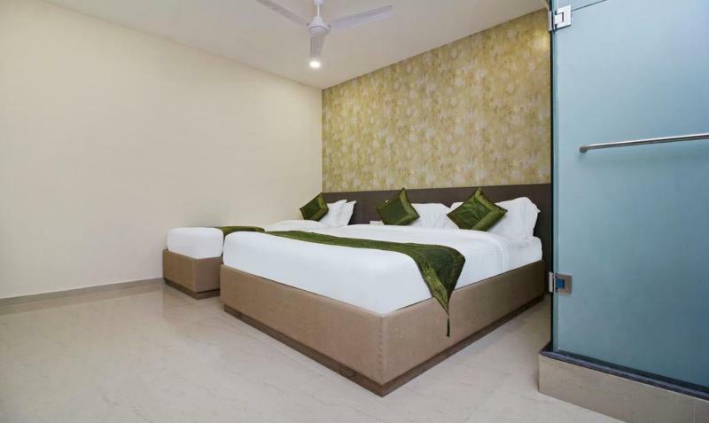 Ocean Suites Hotel Мумбай Екстериор снимка
