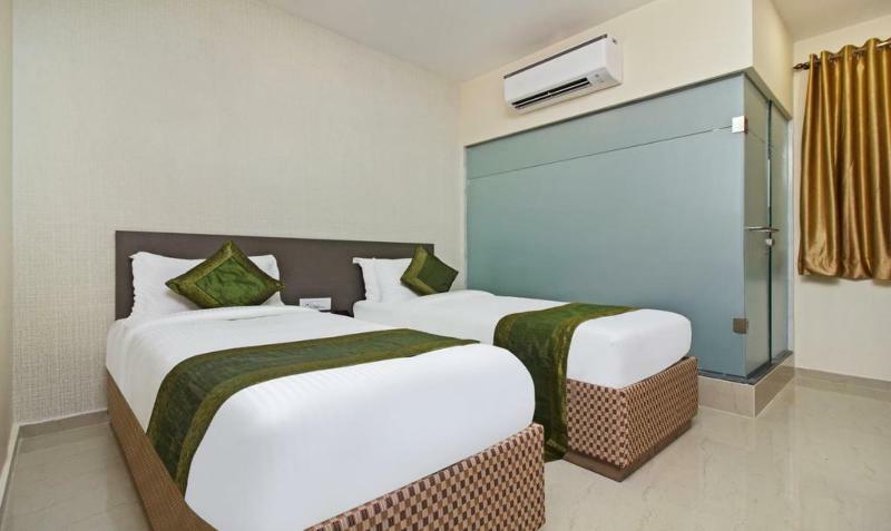 Ocean Suites Hotel Мумбай Екстериор снимка